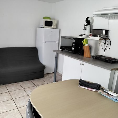 Maisonnée avec une chambre Saint-Michel-en-l'Herm Esterno foto