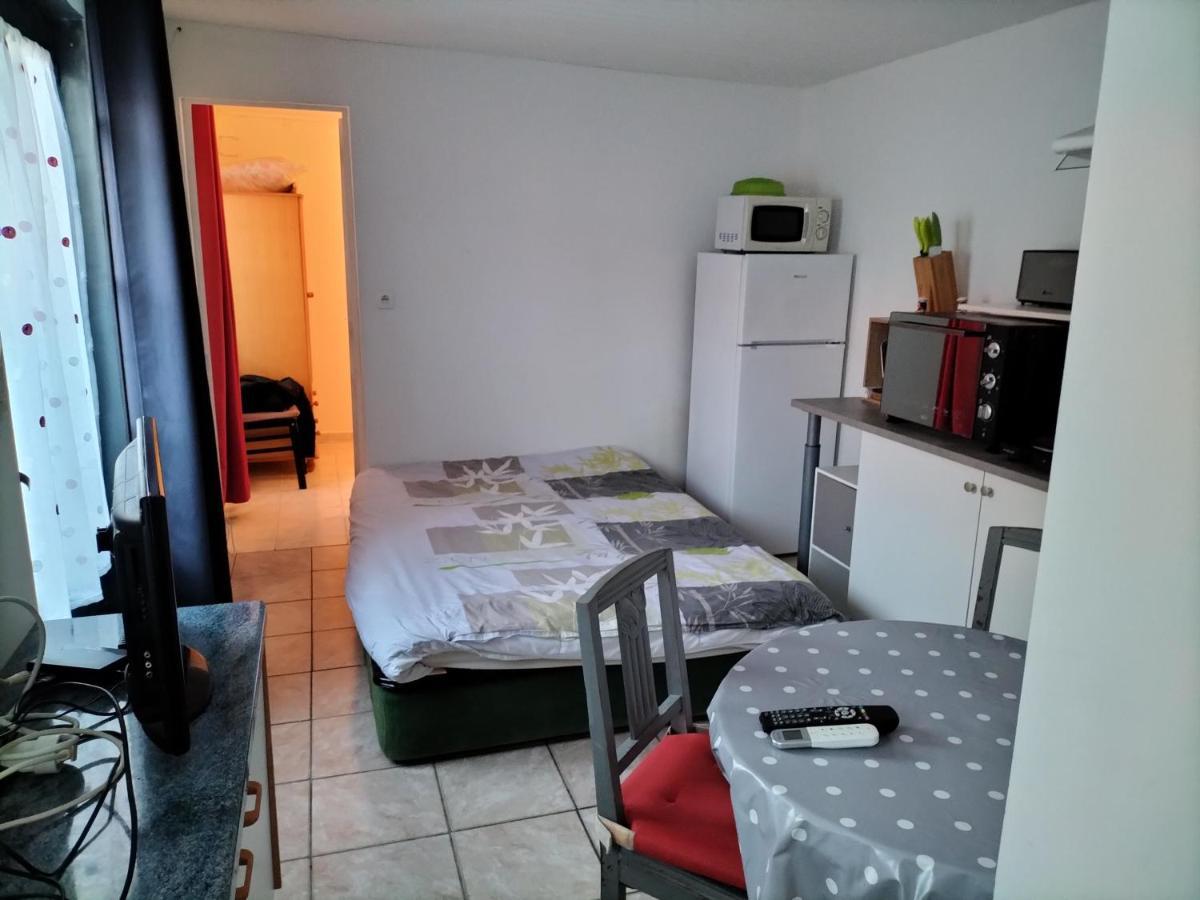 Maisonnée avec une chambre Saint-Michel-en-l'Herm Esterno foto